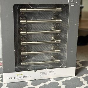 Threshold 6-pack of drawer pulls in a satin nickel finish NWT